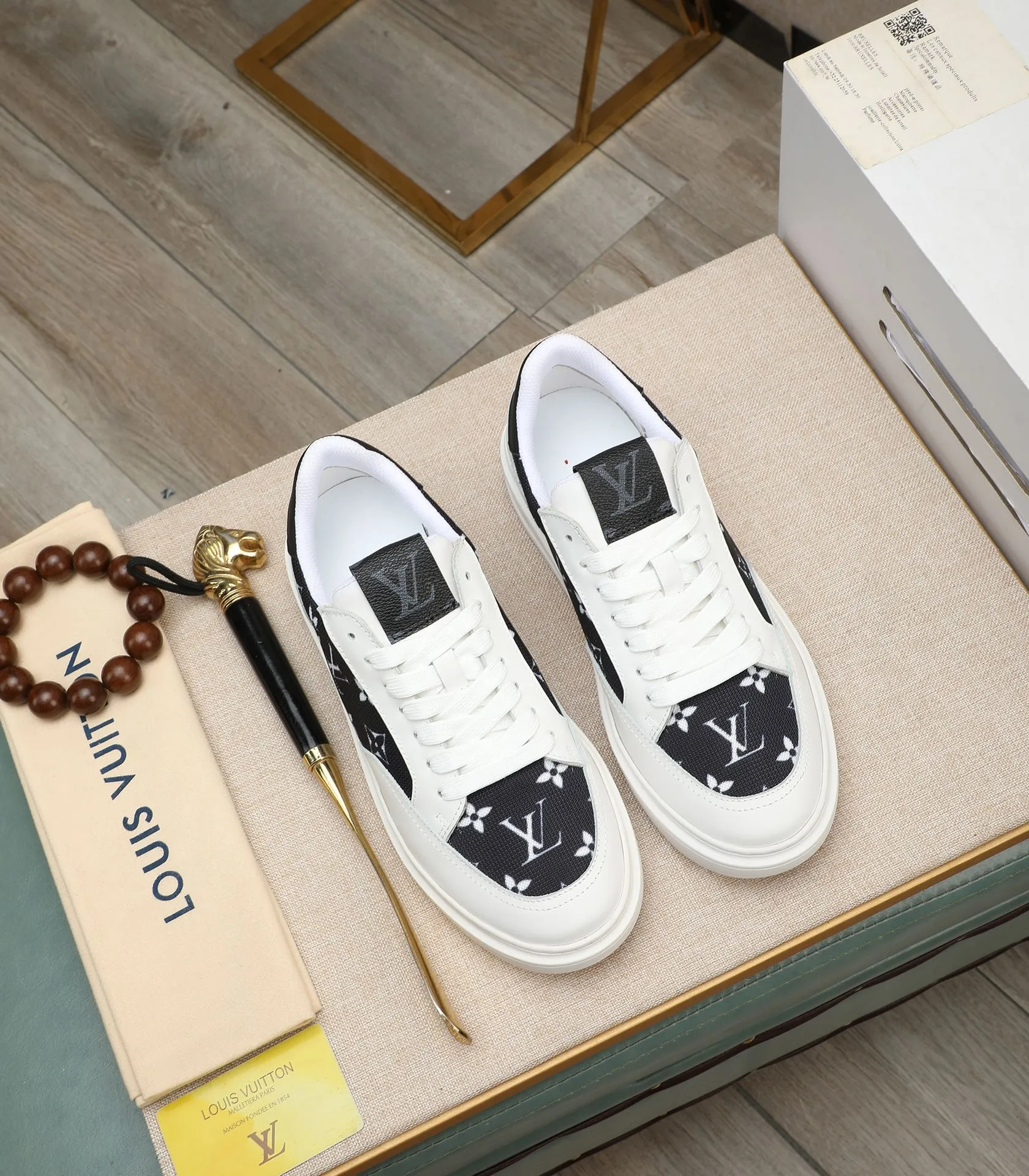 Men's shoes 💰540 💰(Niuli: full package) louis vuitton (Louis Vuitton/lv) top 🔍🔍 new models are on sale at the same time at the counter. The upper 🇮🇹 is imported from Italy, first-layer cowhide, and the lining is fully imported cowhide. 💪💪, completely 1⃣️ to 1 ⃣️Re-engraved🇮🇹💪💪, ⚠Sole: The original sole is specially provided by the original factory, the exclusive movable molded sole is super comfortable, ⚠The original factory follows the order, 🔍🔍high quality, you can enter and exit the counter at will, welcome to compare⚠. Code number:38-44